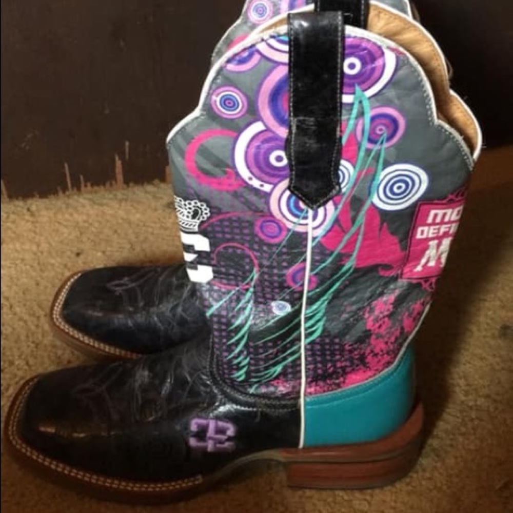 Cinch Edge Boots
